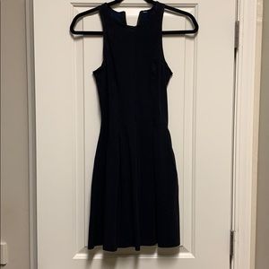 Lululemon here’s to the dress- black size 6